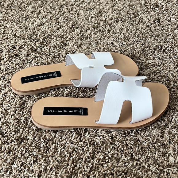 steve madden greece sandals white